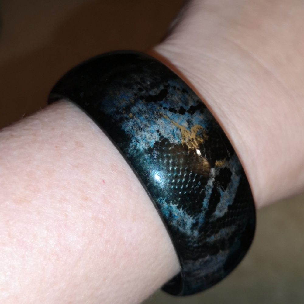 ❤️ Black marbleized bangle bracelet